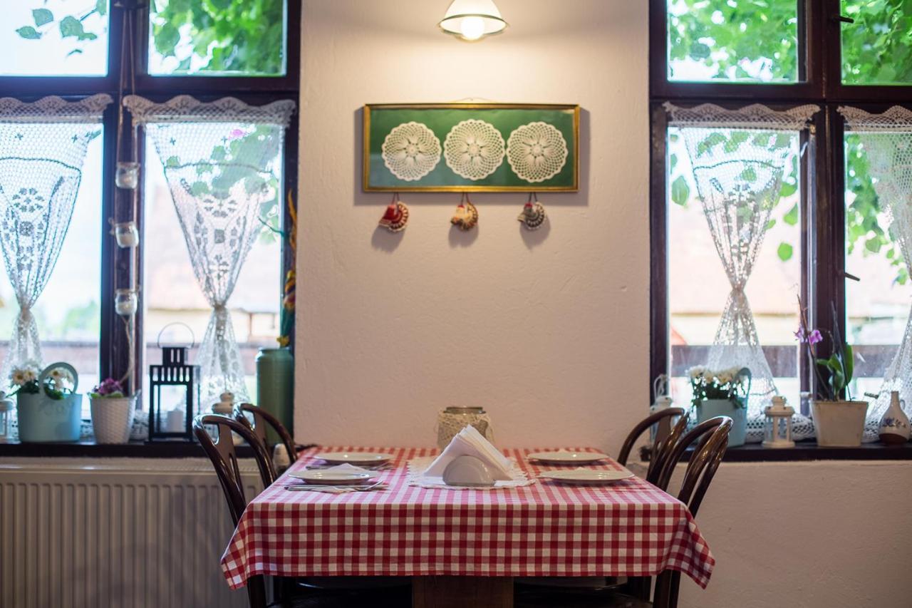 Swojski Gosciniec Prażmowo エクステリア 写真