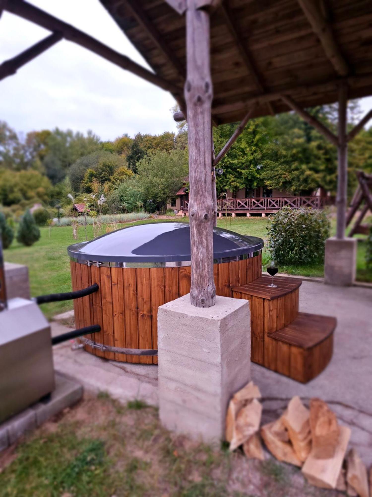 Swojski Gosciniec Prażmowo エクステリア 写真