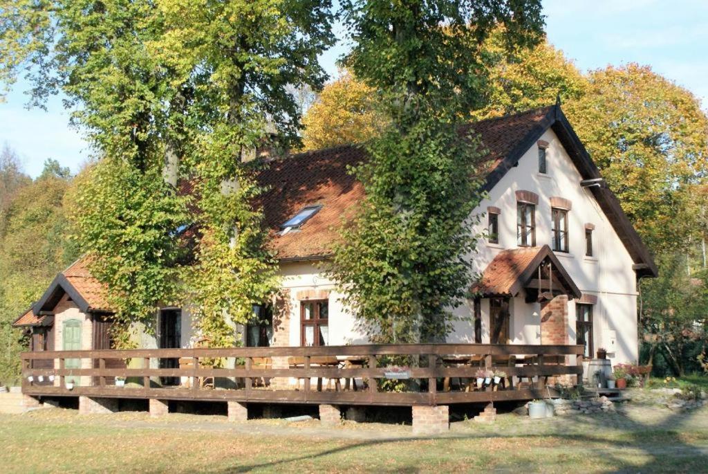 Swojski Gosciniec Prażmowo エクステリア 写真